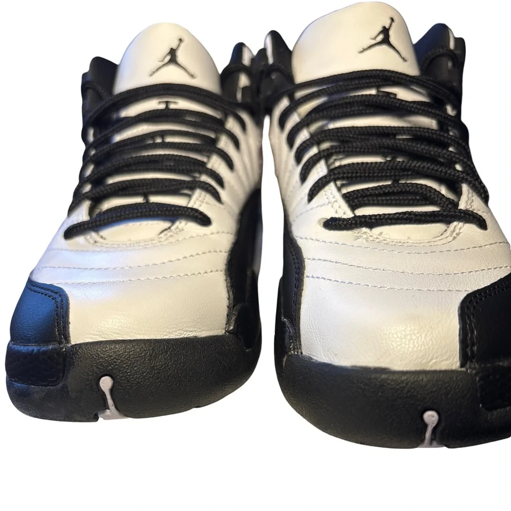 Nike Air Jordan 12 Retro (GS) Girls Black and White Floral Sneakers 3.5 NWOT - Picture 3 of 10